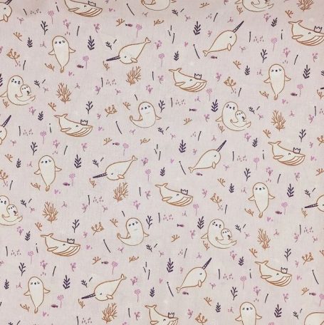 Motif de petits animaux marin sur fond rose avec des éléments floraux.